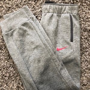 GREY NIKE SWEATPANTS